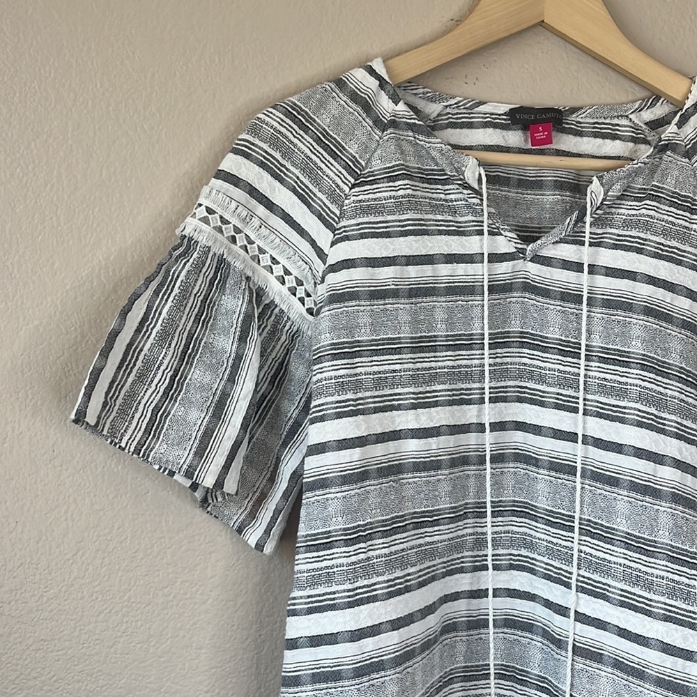 Vince Camuto black and white boho blouse size small - Picture 3 of 6